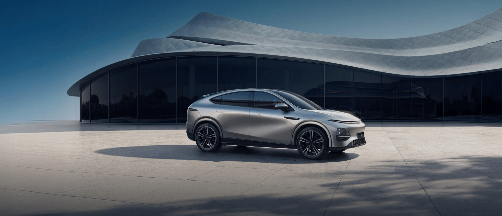 XPENG G6 <br />
SUV eléctrico coupé ultra-inteligente.